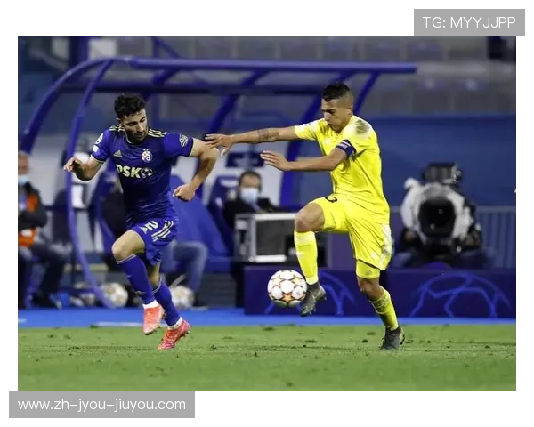 足球比赛中的快速反击与组织进攻